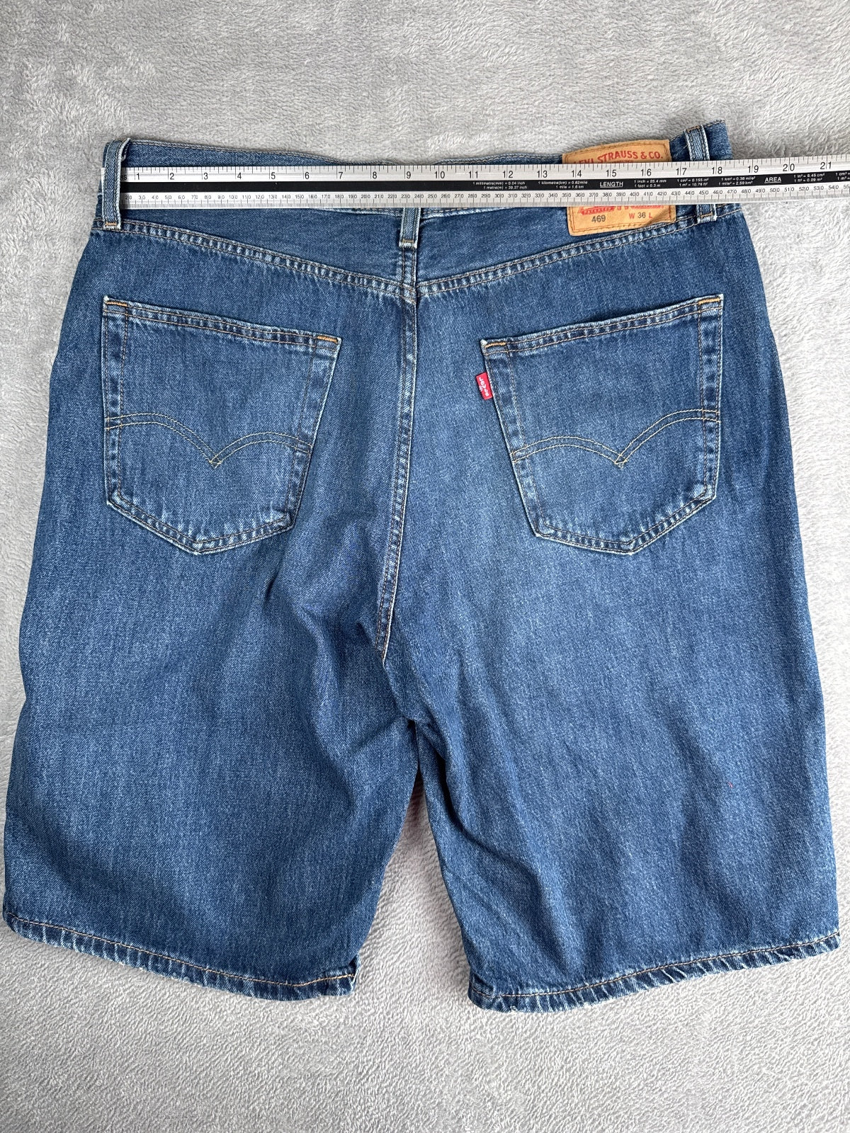 Vintage Levi's 469 Denim Shorts Blue W36