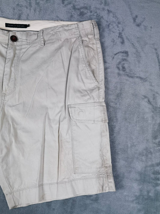 Tommy Hilfiger Men's Beige Cargo Shorts Size 40