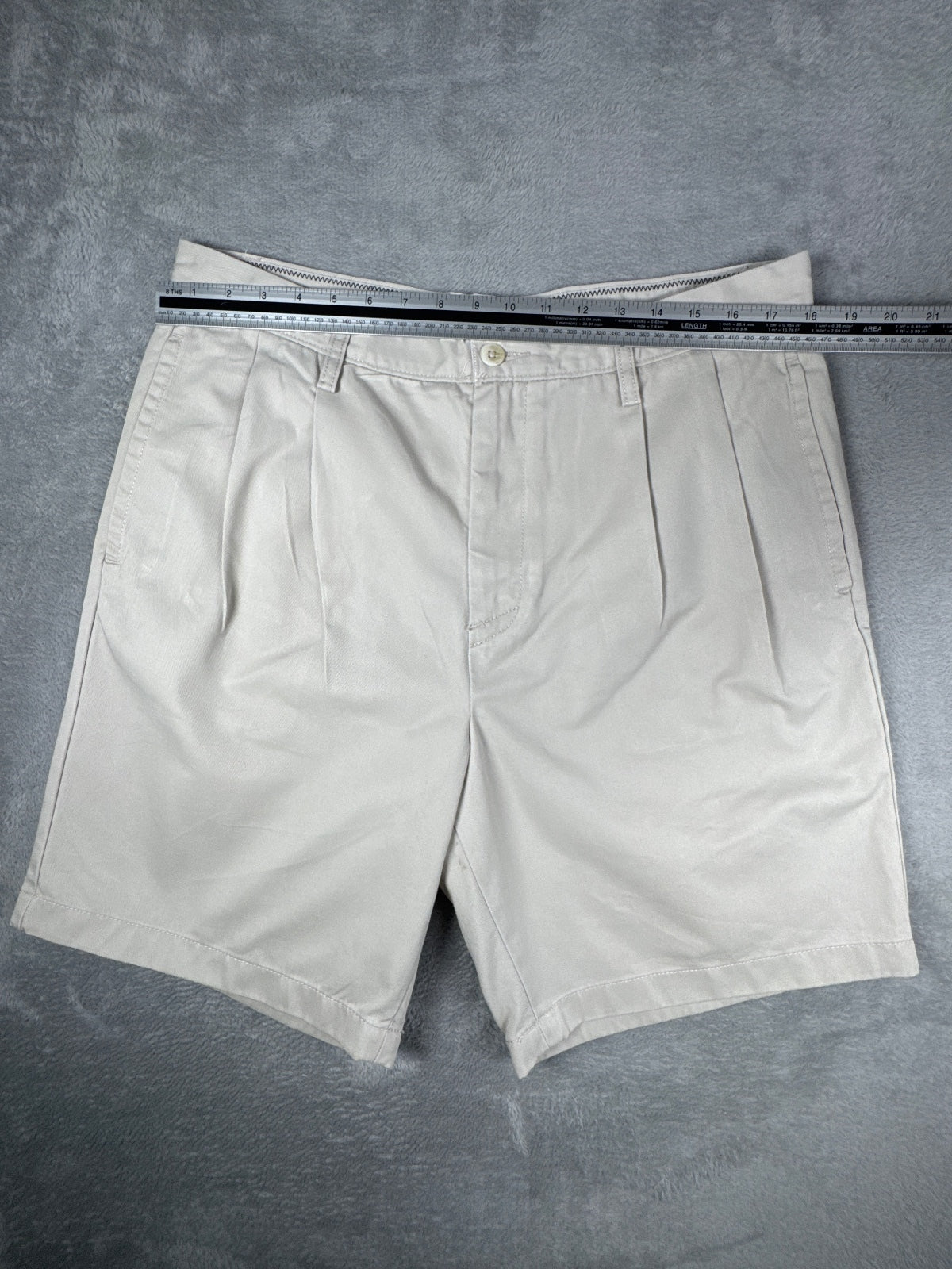 Nautica Classic Fit Pleated Khaki Shorts W36