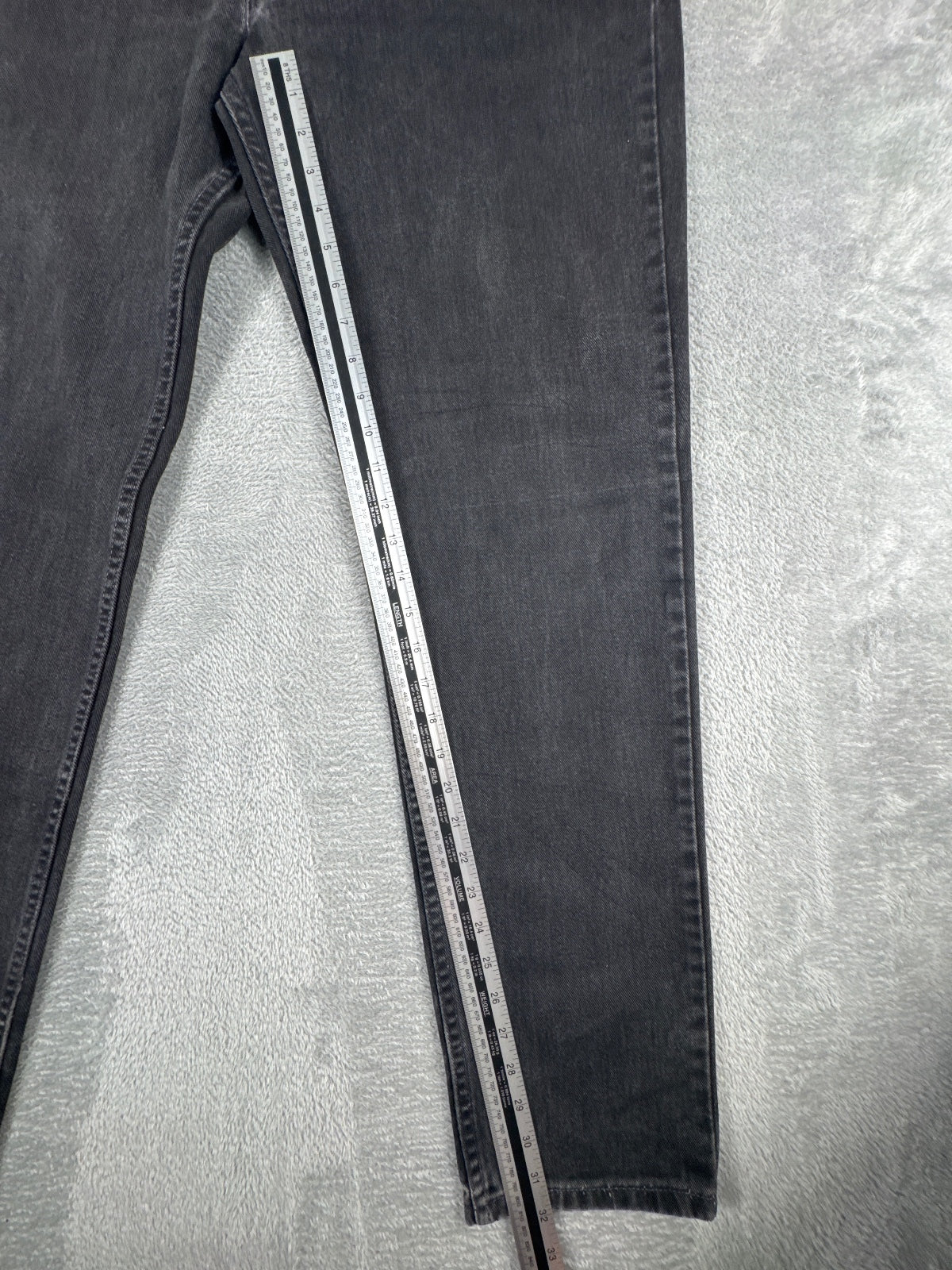 Levi's Black Denim Jeans with Classic Fit W34 L32