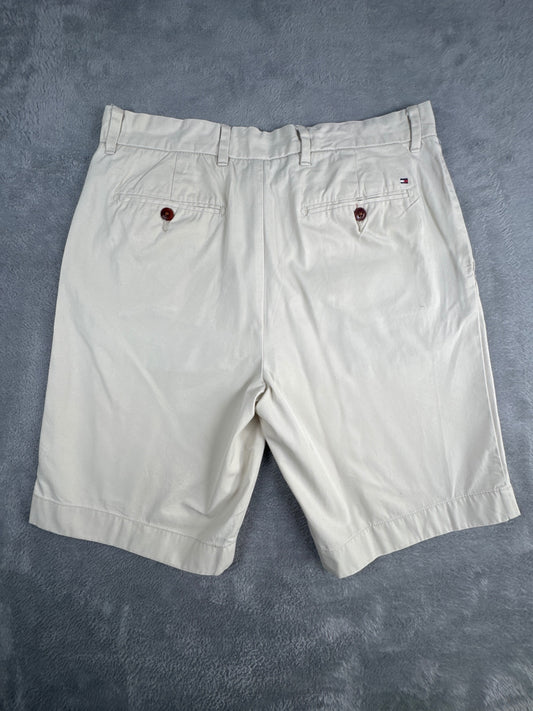 Tommy Hilfiger Classic Fit Cream Shorts W31