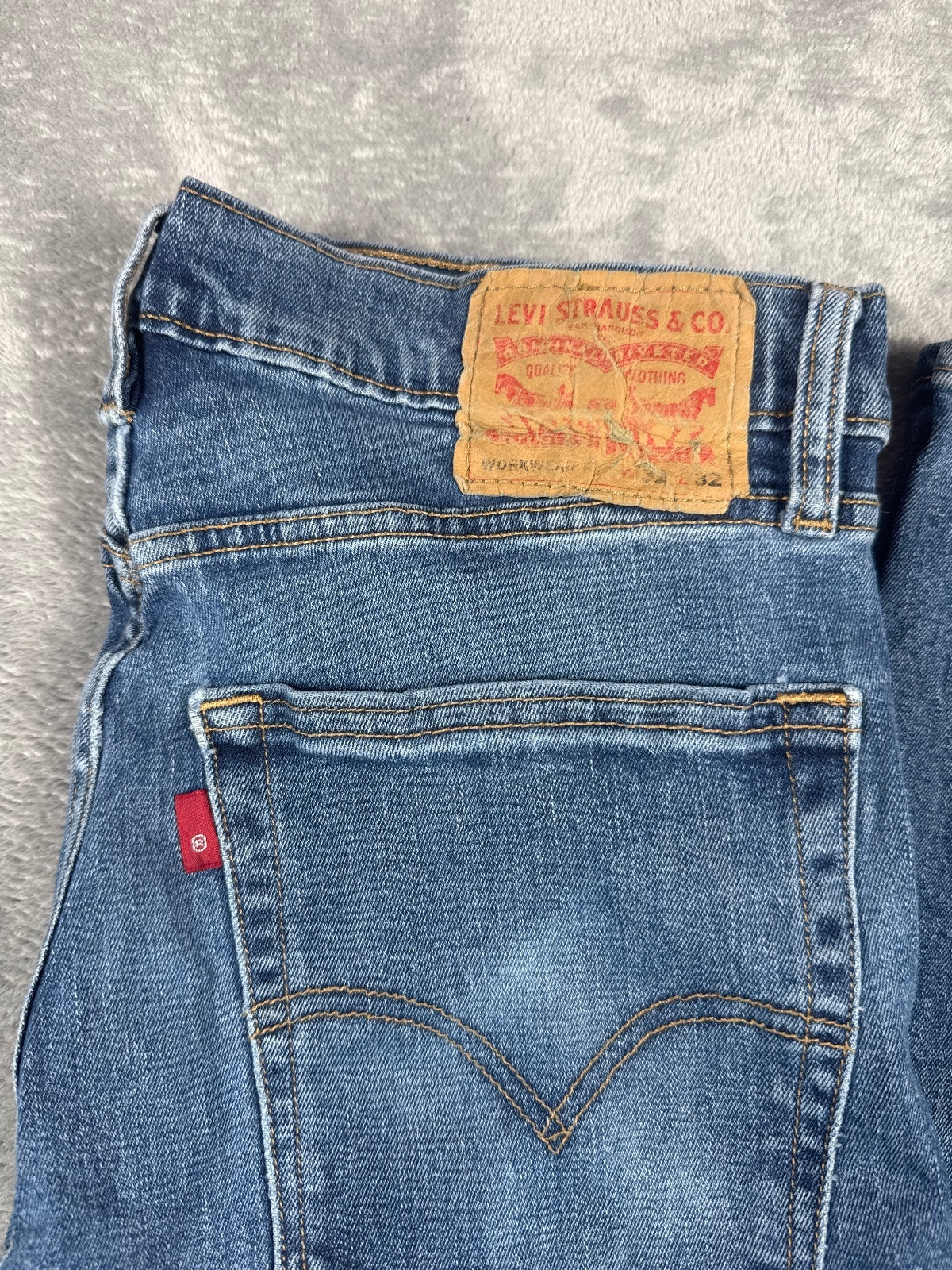 Vintage Levi's Blue Denim Jeans 32x32 Classic Fit