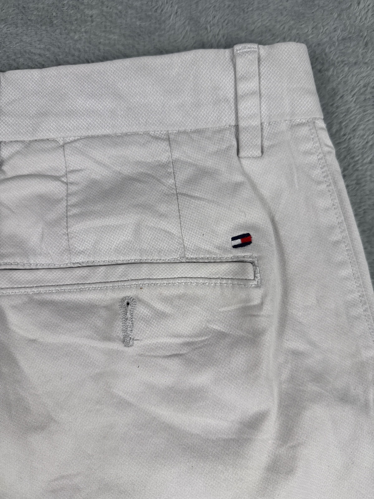 Retro Tommy Hilfiger Men's Beige Chino Shorts - W32