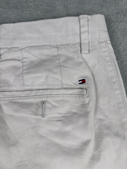 Retro Tommy Hilfiger Men's Beige Chino Shorts - W32