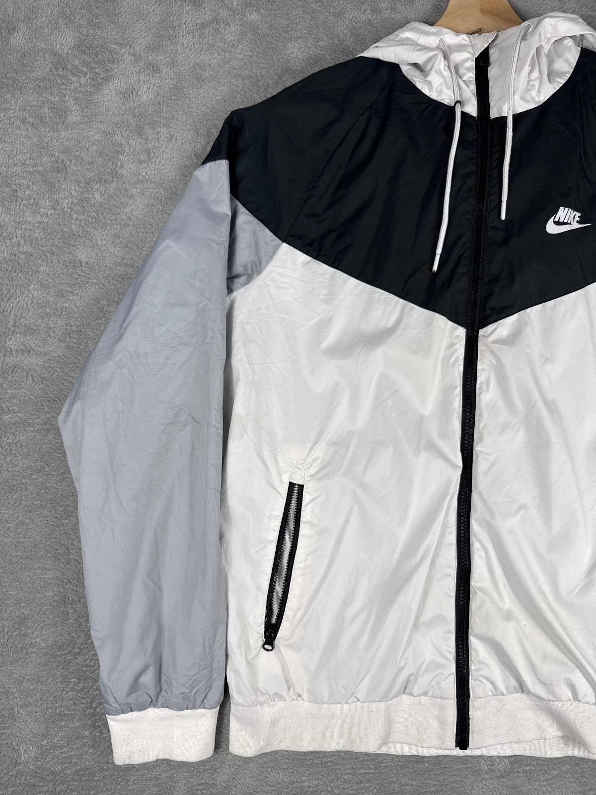 Nike Men's Lightweight Windbreaker Jacket with Hood - Medium