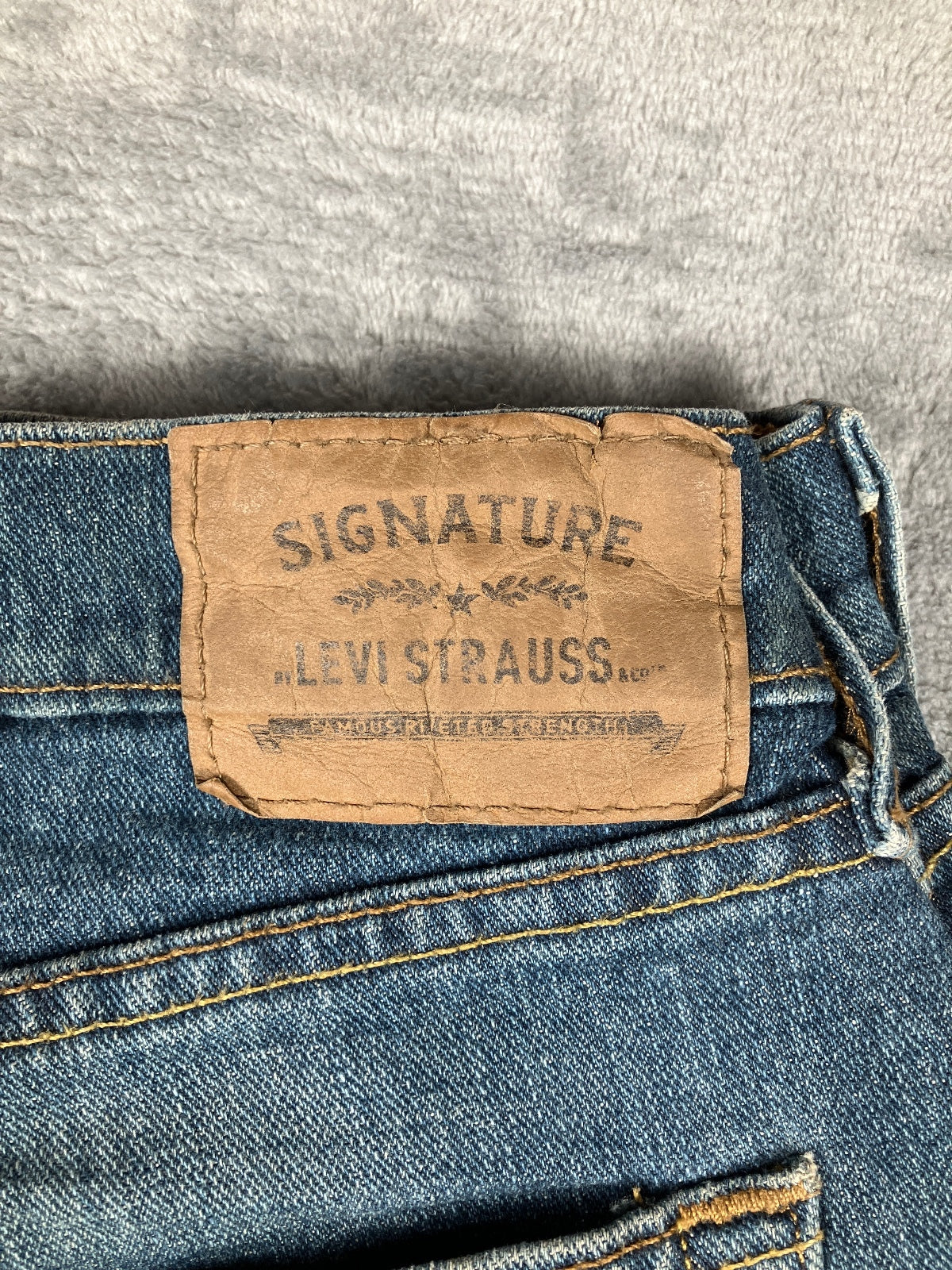 Levi's Signature Relaxed Fit Blue Denim Jeans W40 L30