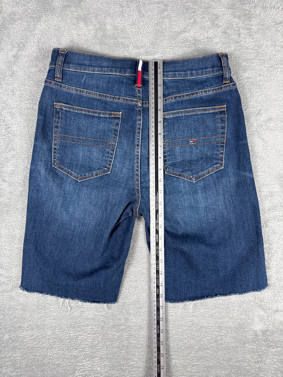Tommy Hilfiger Denim Men's Blue Raw Hem Denim Shorts - 8