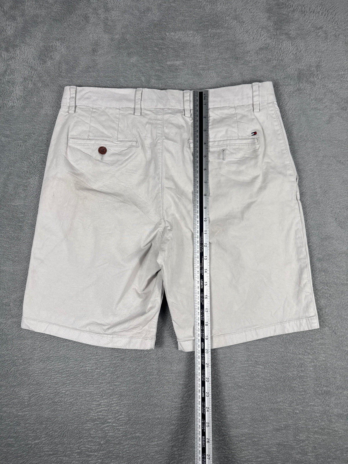 Retro Tommy Hilfiger Men's Beige Chino Shorts - W32