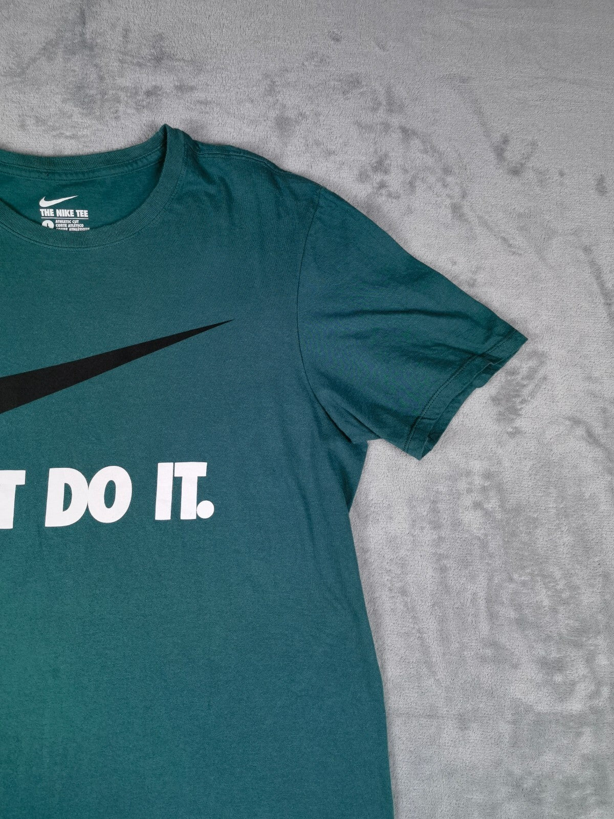 Nike The Nike Tee Athletic Cut T-Shirt Teal Green Size Large