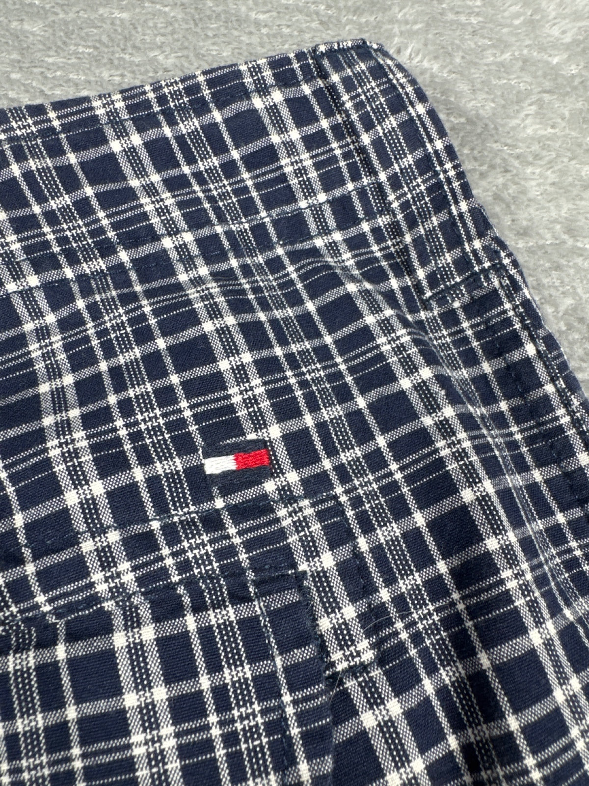 Tommy Hilfiger Men's Navy Blue Plaid Cargo Shorts W36