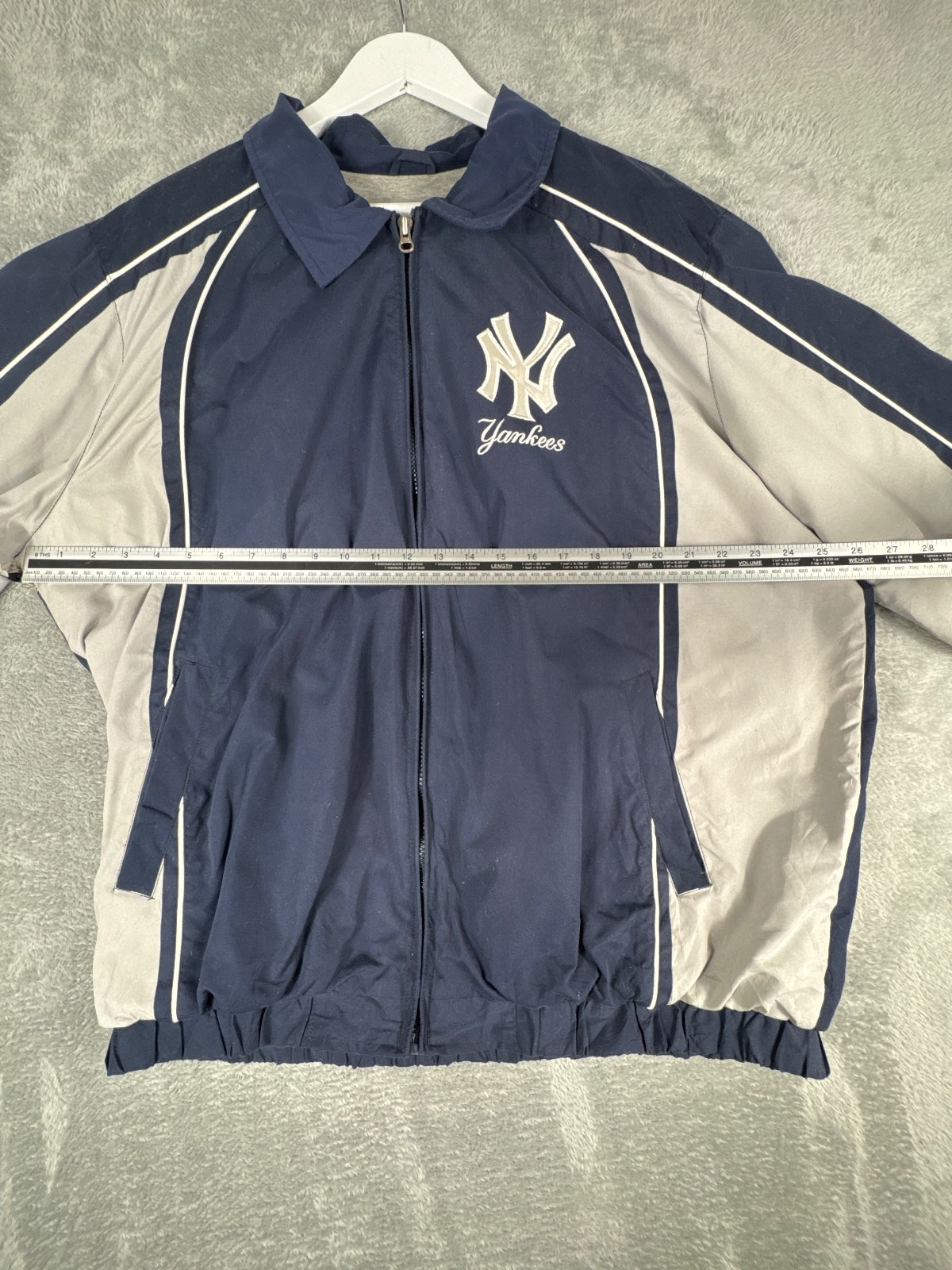 G-III Sports New York Yankees Vintage Style Windbreaker XL
