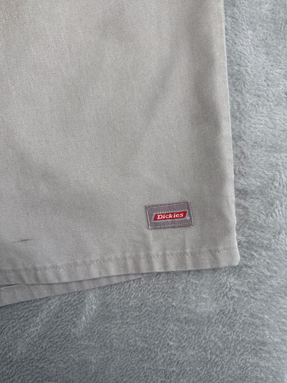 Retro Everyday Dickies Beige Grey Work Shorts Size 44