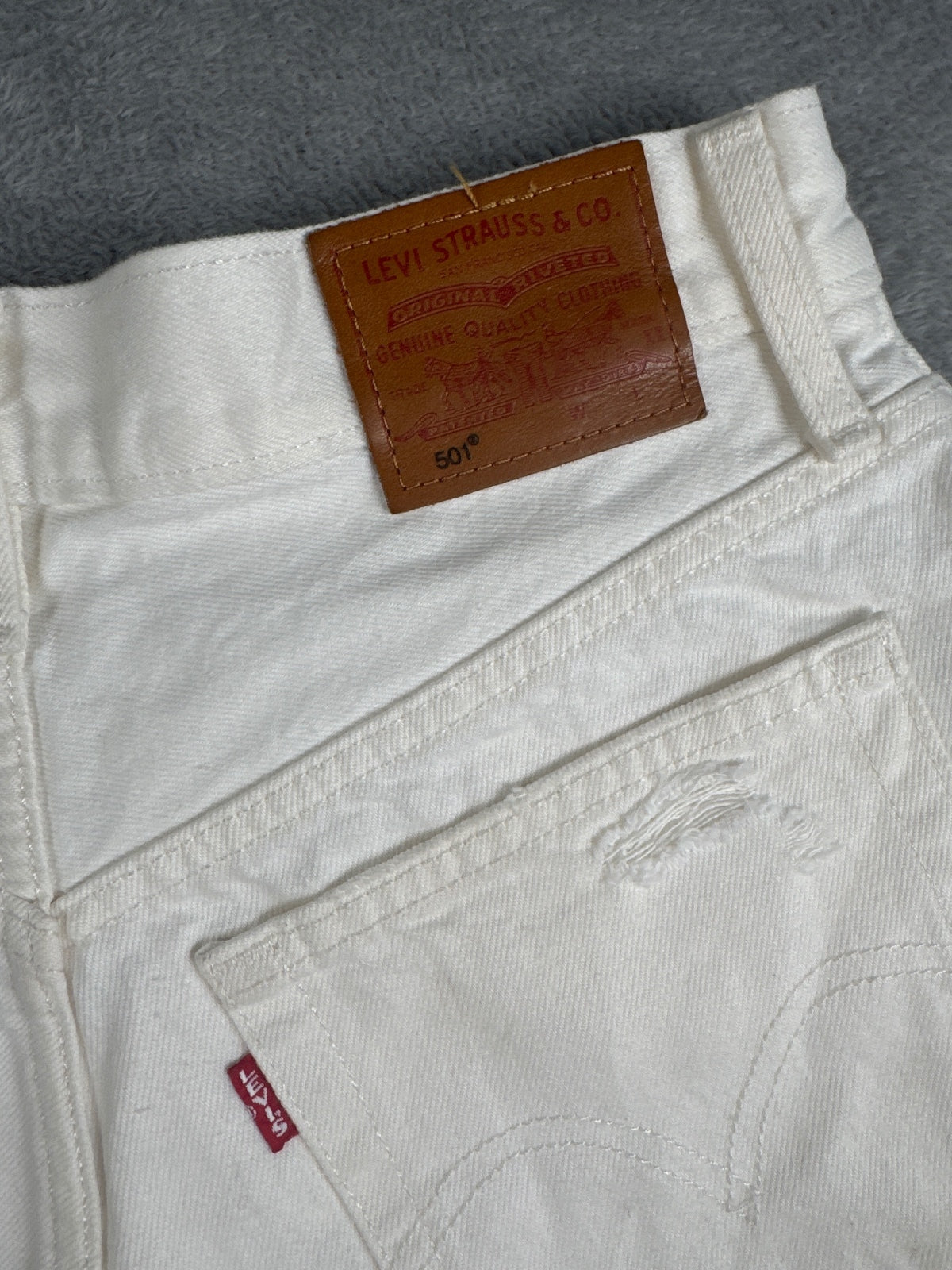 Levi's 501 White Denim Shorts Size W26