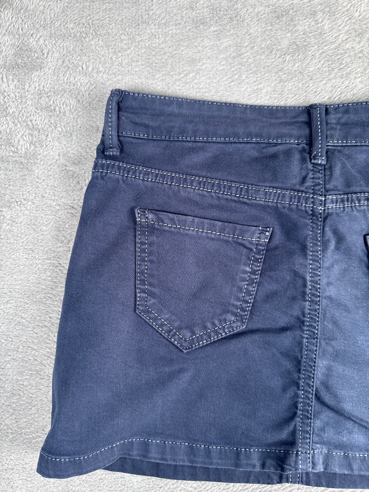 Y2K Guess Navy Blue Denim Mini Skirt with Sequin Pocket S4-6