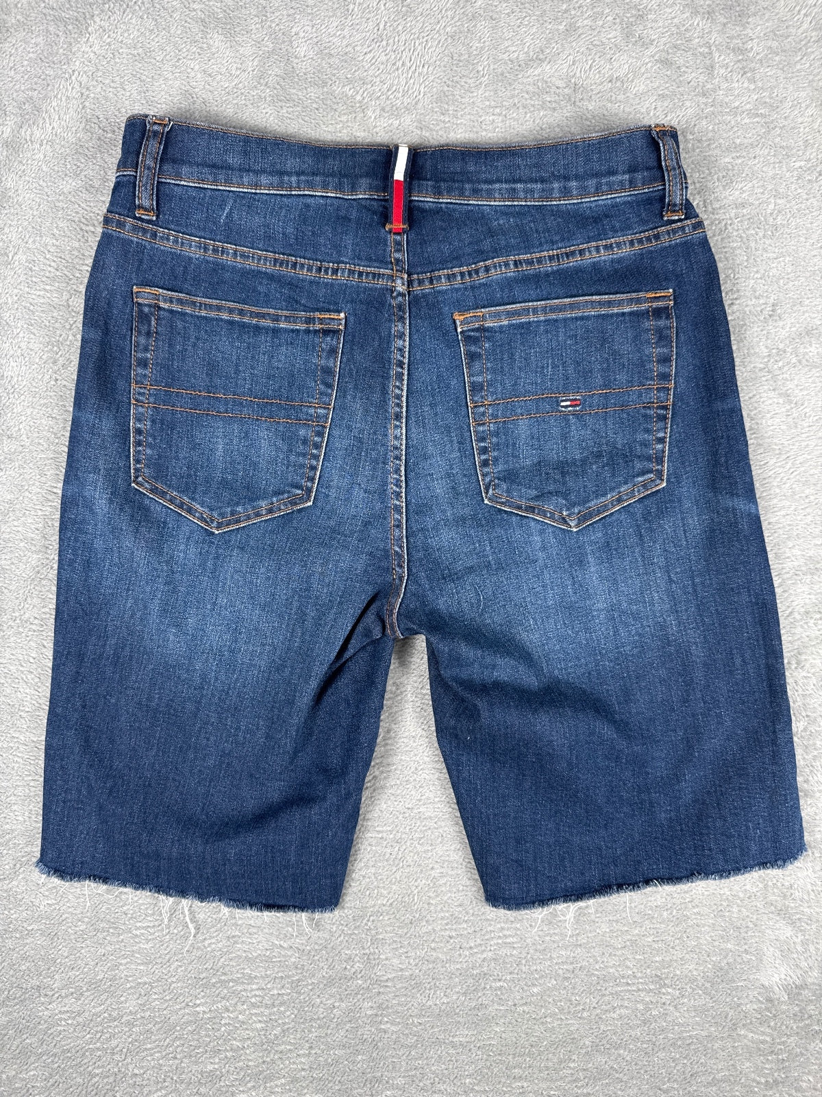 Tommy Hilfiger Denim Men's Blue Raw Hem Denim Shorts - 8
