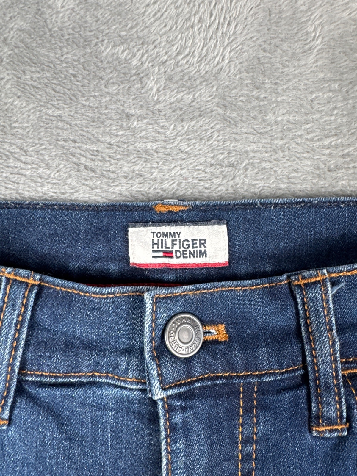 Tommy Hilfiger Denim Men's Blue Raw Hem Denim Shorts - 8