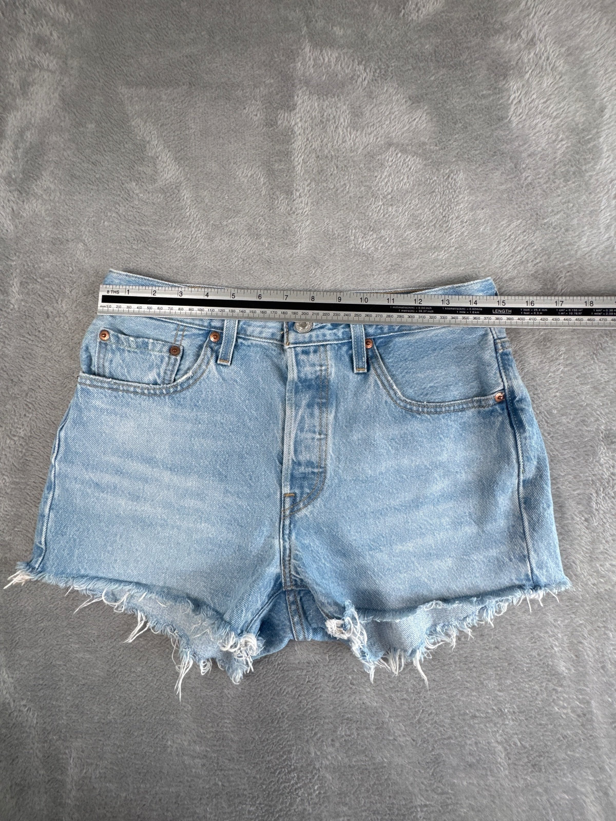 Levi's 501 Light Blue Denim Cutoff Shorts W28