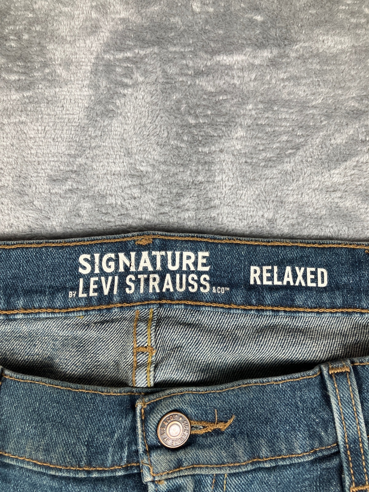 Levi's Signature Relaxed Fit Blue Denim Jeans W40 L30