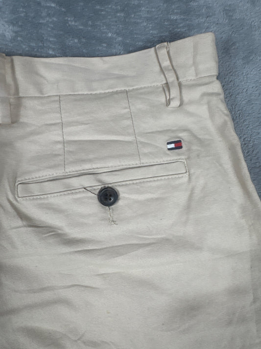 Classic Retro Tommy Hilfiger Beige Chino Shorts Size 32