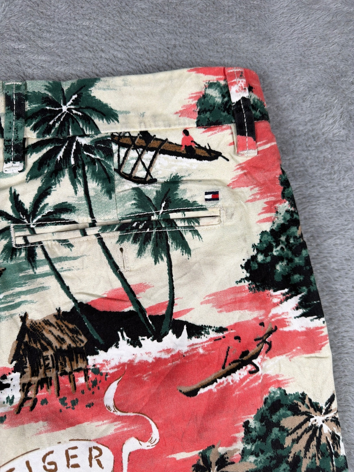 Tommy Hilfiger Tropical Print Shorts W31