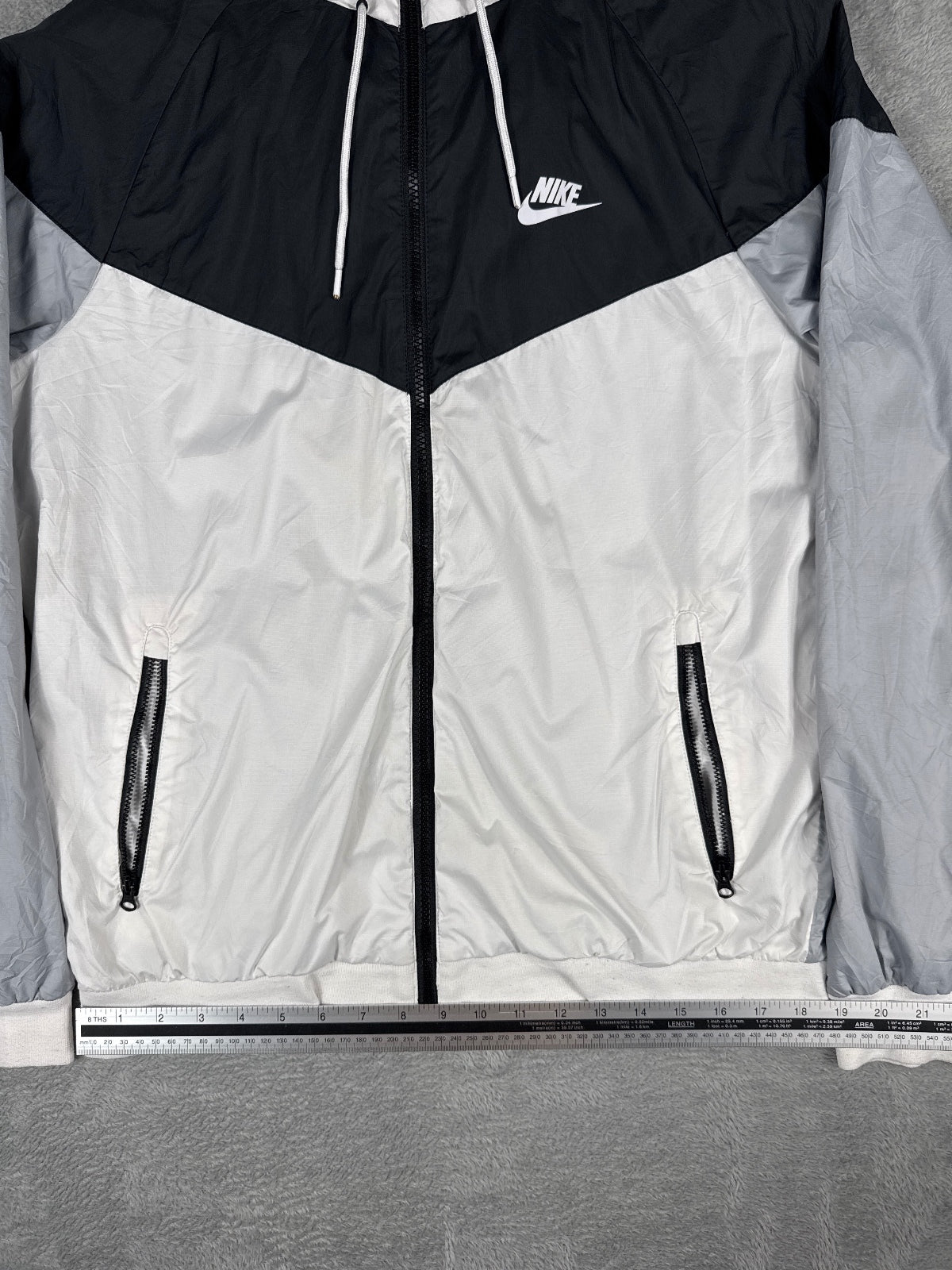 Nike Men's Lightweight Windbreaker Jacket with Hood - Medium