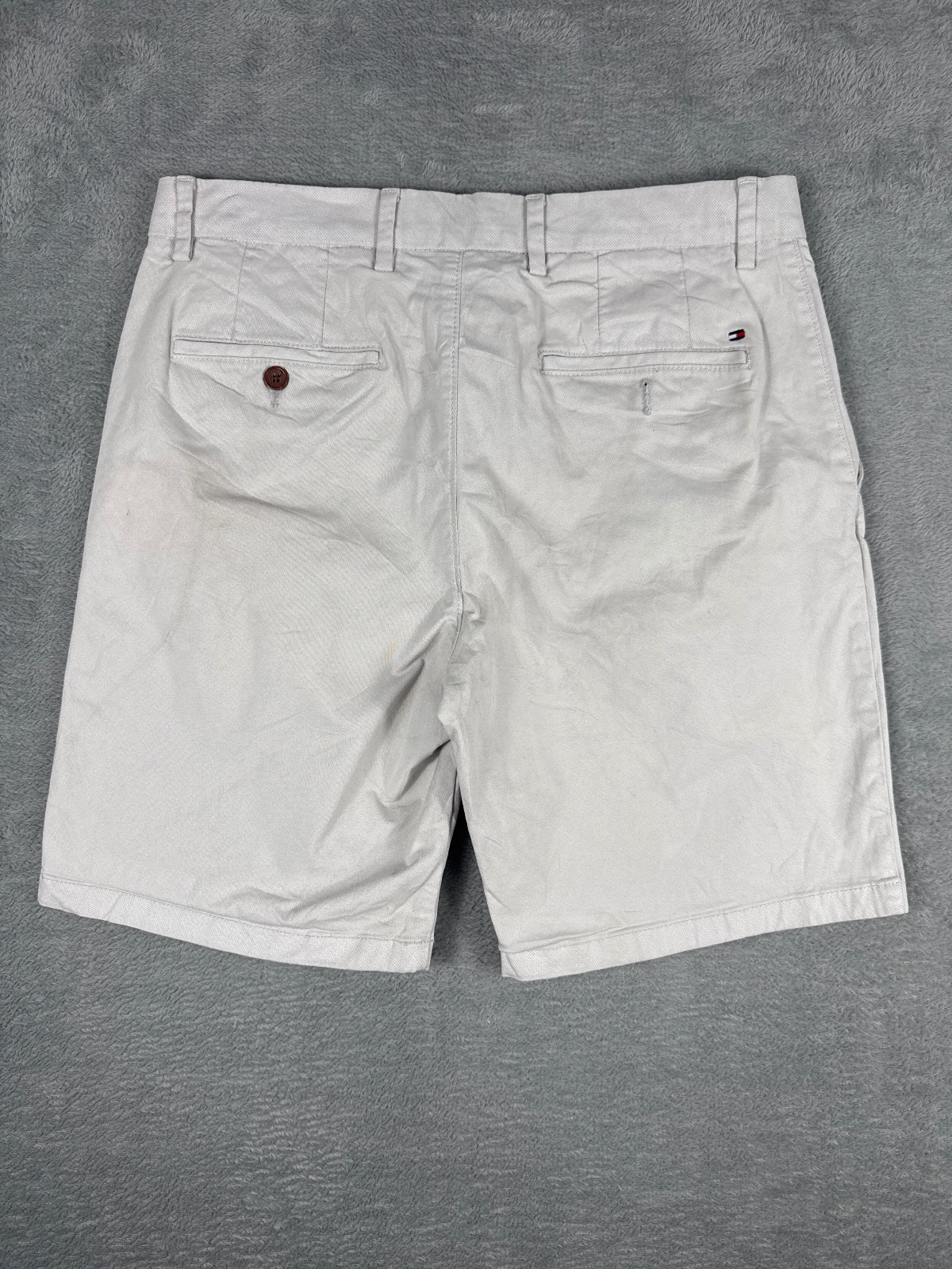 Retro Tommy Hilfiger Men's Beige Chino Shorts - W32