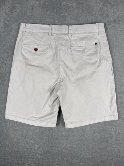 Retro Tommy Hilfiger Men's Beige Chino Shorts - W32