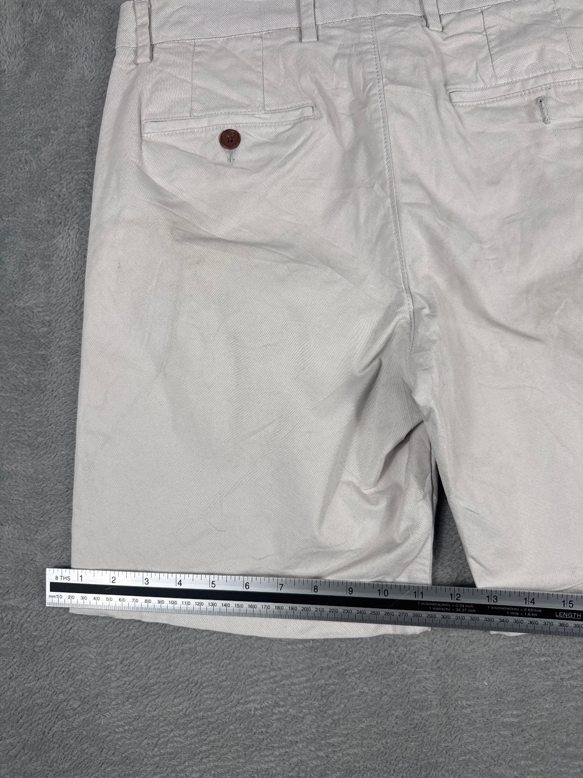Retro Tommy Hilfiger Men's Beige Chino Shorts - W32