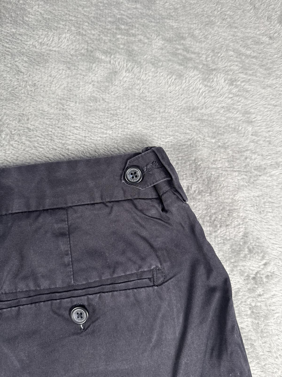 Vintage Tommy Hilfiger Men's Black Cotton Chino Shorts - W40