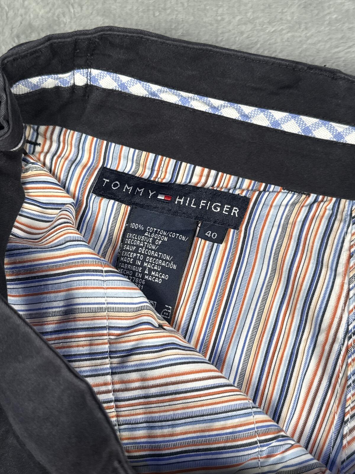 Vintage Tommy Hilfiger Men's Black Cotton Chino Shorts - W40